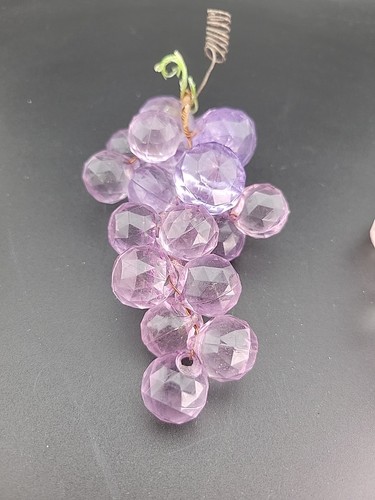 VTG FACETED MCM LUCITE GREEN~PURPLE~BLUSH GRAPE CLUSTERS~BRANCH LEAVES 5.5"X3.5 - Picture 5 of 8