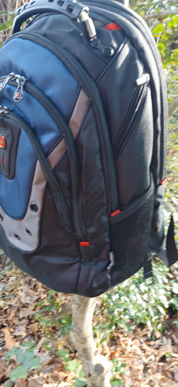 SWISS GEAR By WENGER 16" Laptop Backpack Lots Of Pockets