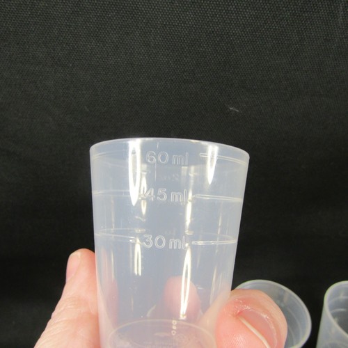 Nuevo Tupperware 2 OZ Enanos Juego de 6 Contenedores Transparentes Sellos Goldenberry Tapas - Imagen 3 de 4