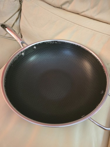 Hexclad Hybrid Edelstahl Antihaft Wok 12" ohne Deckel - Bild 13 von 16