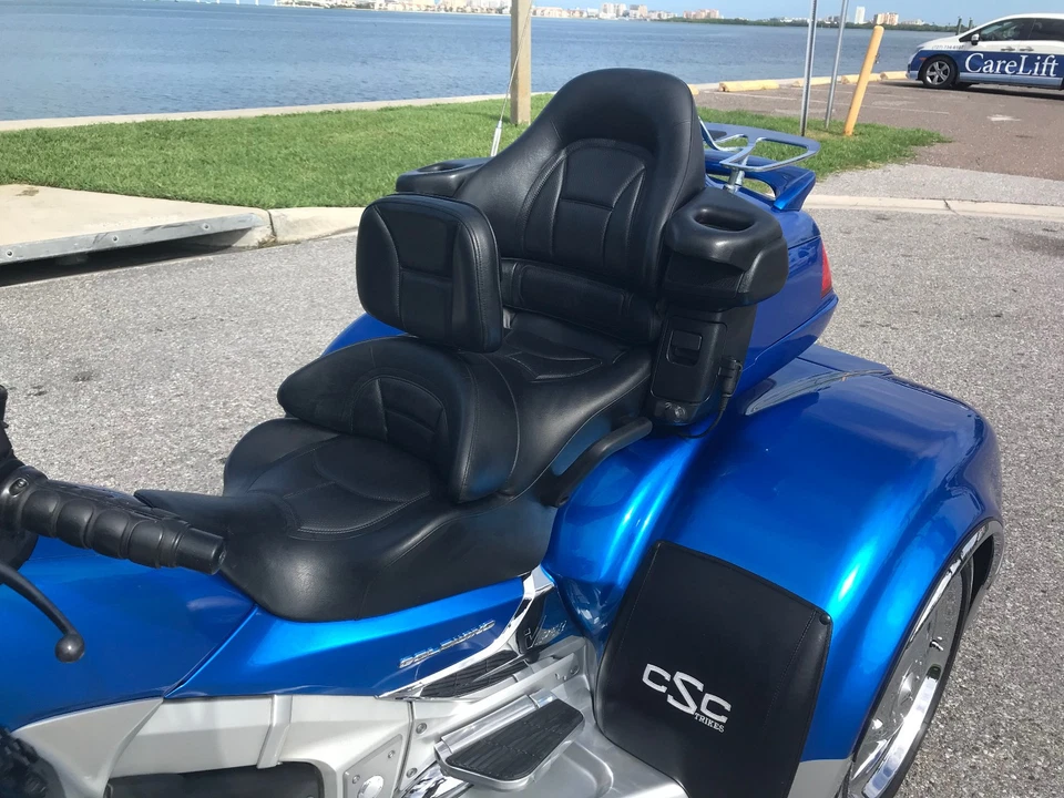 2013 Honda Gold Wing  - Image 4 of 4