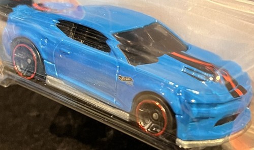 Hot Wheels 2018 MUSCLE MANIA 8/10 '18 Camaro SS Blue #265/365 New on Card! - Bild 2 von 3