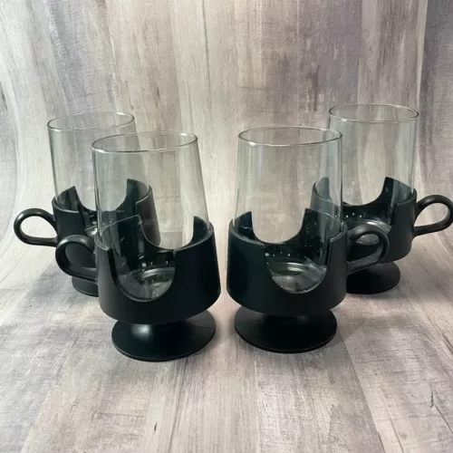4 Corning Glas-Snap Coffee Mugs Black Plastic Holder With Handles- Very Retro