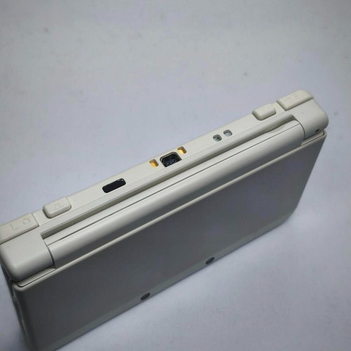 Nintendo NEW 3DS Video Game Console (White) - Picture 4 of 12