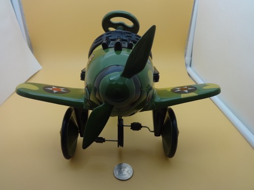 Avión de pedal Xonex escala 1:3 verde camuflaje P-40 Warhawk - con caja - Imagen 5 de 7