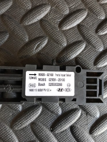 Kia Sportage 2.0 Crdi 2004-2009 Year Front Crash Sensor 0285003066 95920-0Z100 - Picture 2 of 8
