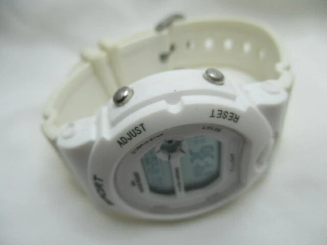 White sport sales watch women's