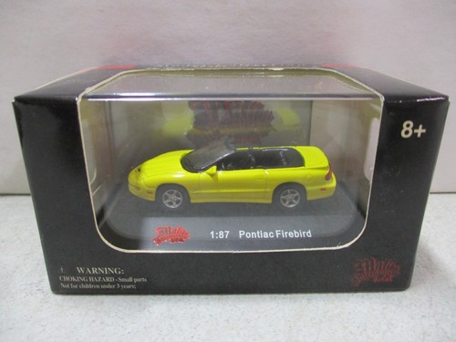 Malibu International Pontiac Firebird 1/87