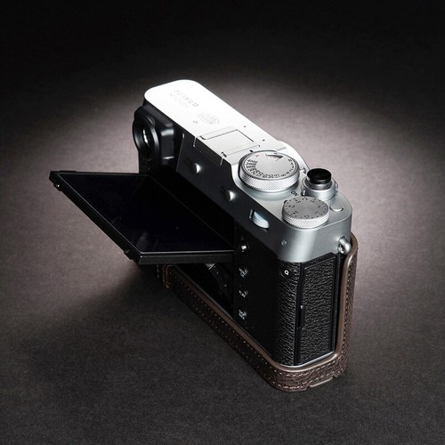 Funda protectora hecha a mano de cuero genuino con media cámara para Fujifilm X100V - Imagen 4 de 14