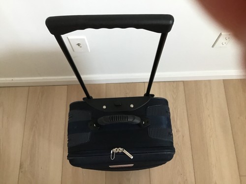 ROBERTA di CAMERINO RARE DARK BLUE CARRY ON ROLLING SUITCASE 22 x 14 x 9 INCH - Picture 12 of 17