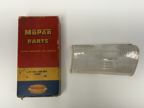 Lámpara de luz de estacionamiento izquierda Plymouth Cambridge Cranbrook 1953 lente transparente 1440094 nuevo de stock - Imagen 3 de 7