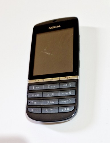 Nokia Asha 300 Graphite (EE) Bar Style Retro Mobile Phone In Good Condition - Picture 2 of 6
