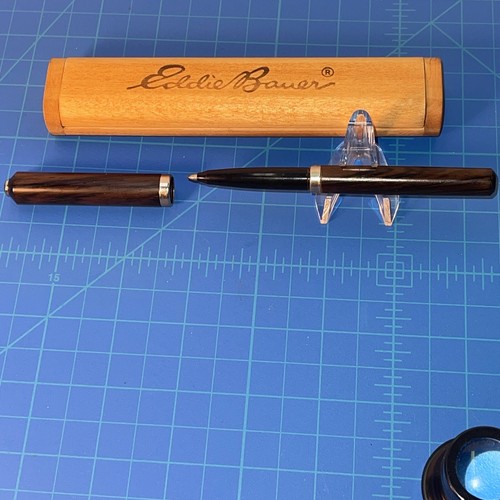 HERMOSA PLUMA FIRMA EDDIE BOUER EN CAJA DE ALMACENAMIENTO DE MADERA - Sin grabados - Imagen 4 de 4