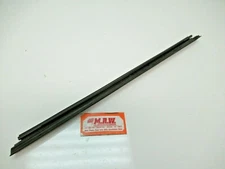 DOOR PANEL INNER DOOR GLASS WINDOW SEAL STRIP LEFT FRONT LF 05-10 GRAND CHEROKEE