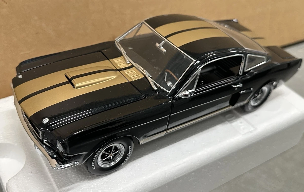 Ford Mustang Shelby GT350 1:18 Scale Contemporary Manufacture