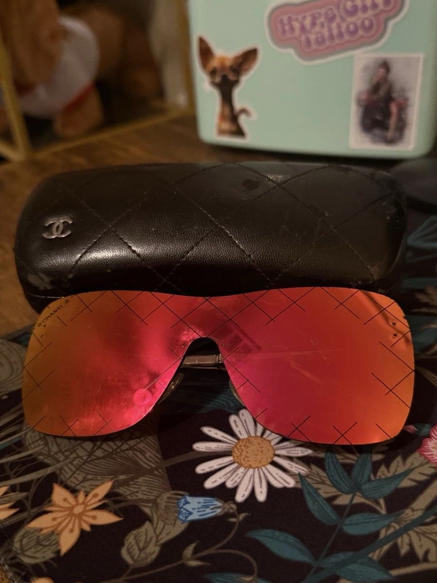 CHANEL Shield Silver Mirrored Sunglasses for Women for sale  display picture 2
