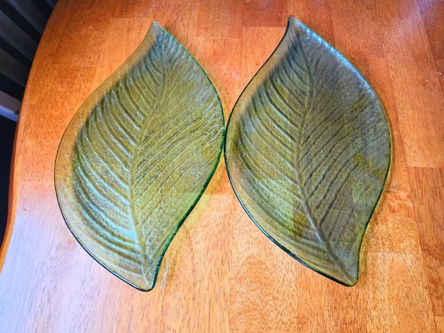 Large Green Leaf Glass Serving Dishes Palm Leaf Set Of 2 Textured Underside - Picture 2 of 5
