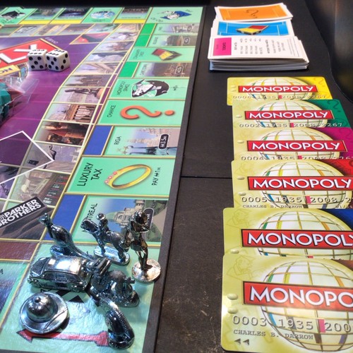 Monopoly Here And Now: World Edition Parker Bro 2008, komplett, funktionstüchtig Banker - Bild 7 von 21