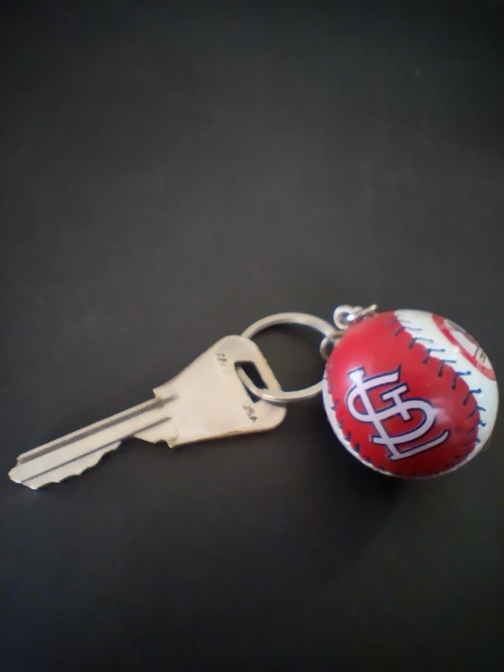 St Louis Cardinals MLB Keychain Keyring Charm Fan Pull  - Image 3 of 4