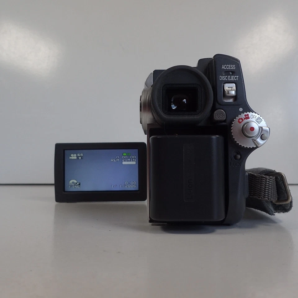 Hitachi Video Camera Camcorder DVD Mini Disk CAM DZ-BX35E w/Bag - Image 3 of 4