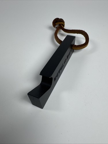 Line Of Trade, Flaschenöffner aus bearbeitetem Stahl mit Lederband - Bild 5 von 5