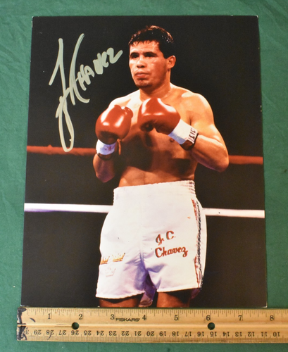 Julio Cesar Chavez Original Autographed Photo 8 x 10 NOT a reprint - Picture 3 of 4
