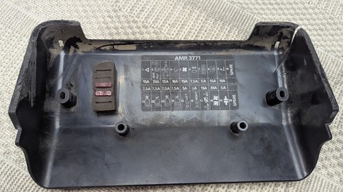 CUBIERTA CAJA FUSIBLES LAND ROVER DEFENDER 90 110 TD5 300TDI AMR3771 - Imagen 11 de 11