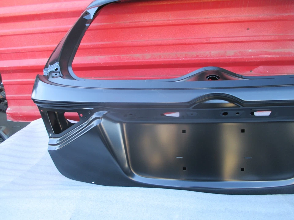 Carcasa de puerta levadiza Subaru Impreza HB 2008 2009 2010 2011 OEM ORIGINAL Foto 2 de 4