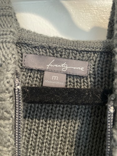 2007 Twenty One Damen Strick Cropped Kapuze Shrug Größe Medium - Bild 4 von 5