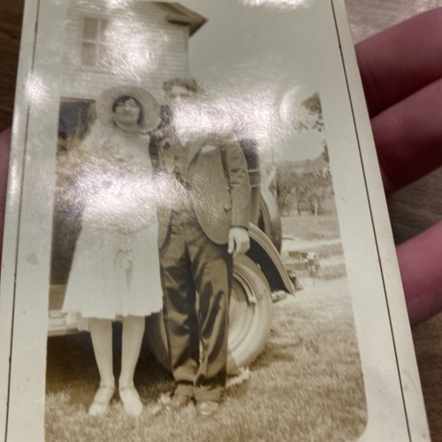 Fotografía real vintage 1929 hombre y mujer coche antiguo boda moda P4f11 - Imagen 7 de 18
