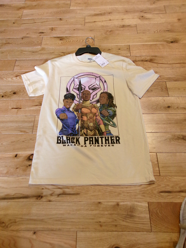 T-SHIRT PANTHER WAKANDA FOREVER NERA NUOVA CON ETICHETTE $20 TAGLIA S