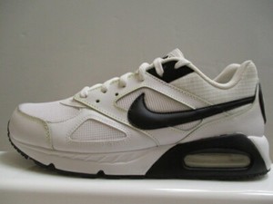 nike air max ivo mens trainers