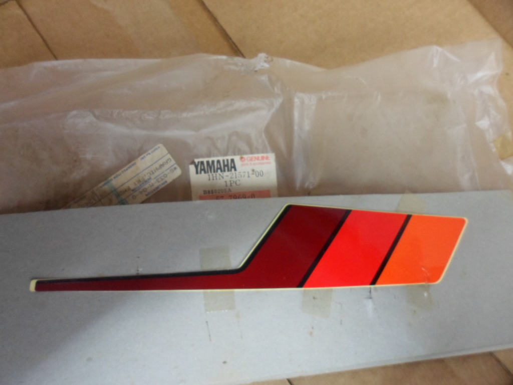 NOS Yamaha Front Fender Graphic Decal Emblem 1986 4-ZINGER - YF60S
