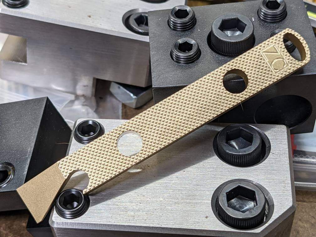 Brass Free shipping on posting reviews Knurled Pattern Bar Pry