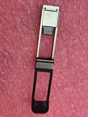 Mellanox MAM1Q00A-QSA28 100G to 25G QSA-QSFP28-SFP28 Adapter - Picture 1 of 3