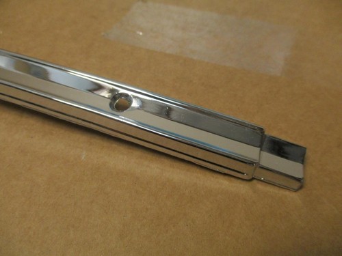 76 77 Oldsmobile Vista Cruiser NOS Front Panel Molding GM 553134 - Picture 2 of 7