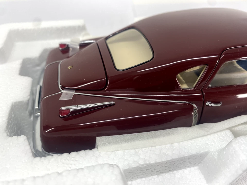 NEW Danbury Mint 1948 Tucker Tin Goose Diecast Car 1:24 Scale - Image 4 of 4
