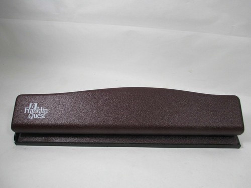 Vintage Franklin Quest Burgundy Red Classic 7 Hole Desk Top Paper Punch - Picture 1 of 6