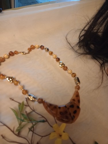Vintage Animal Print Beaded Necklace 17 Inches - Picture 2 of 4