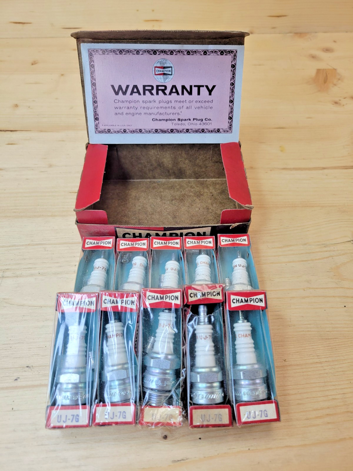 UJ-7G Champion Spark Plugs - Box of 10 - NEW Old Stock NOS - Made in USA Scarce