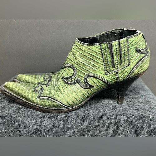 Vintage Miu Miu Green Patent Leather Crocodile Print Ankle Boots IT 38 (US 7.5) - Picture 2 of 10