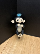 Fingerlings Interactive Baby Monkey Finn Black w Blue Hair WowWee 2016 Works