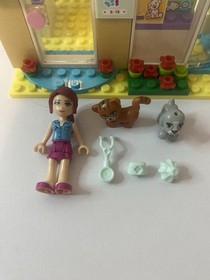 LEGO FRIENDS: Vet Clinic (41085) 100% Complete W/ Box N Manual  1 Subbed Piece