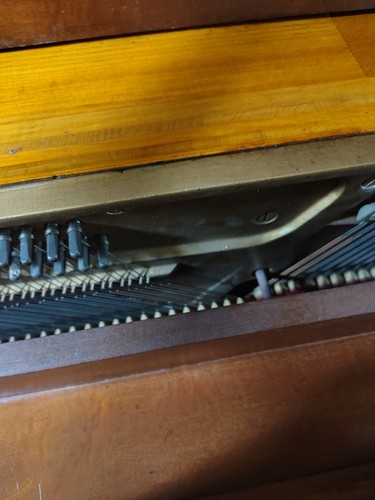 1946 Steinway & Sons Upright Piano W/ Original Chair and color. Big opportunity. - Picture 19 of 24