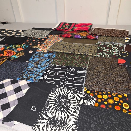 Cotton Fabric Scrap Lot Quilting Craft Prints Remnants 1.98 Lbs Blacks Darks - Picture 4 of 6