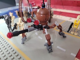 LEGO Star Wars 7670 Hailfire Drone and Spider Droid, 100% complete, extras