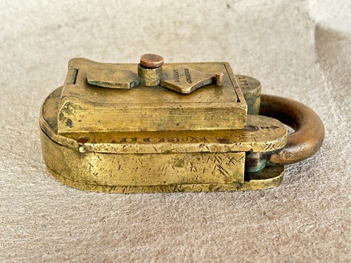 OLD VINTAGE RARE SOLID BRASS HEAVY HOBBS & CO. EXCISE DEPT 1770 PADLOCK LONDON - Picture 11 of 15