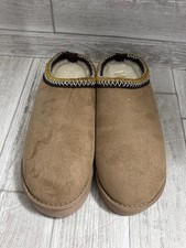 Women  s Tan Faux Fur Lined House Slippers Cozy Indoor Mule Style Sz N41