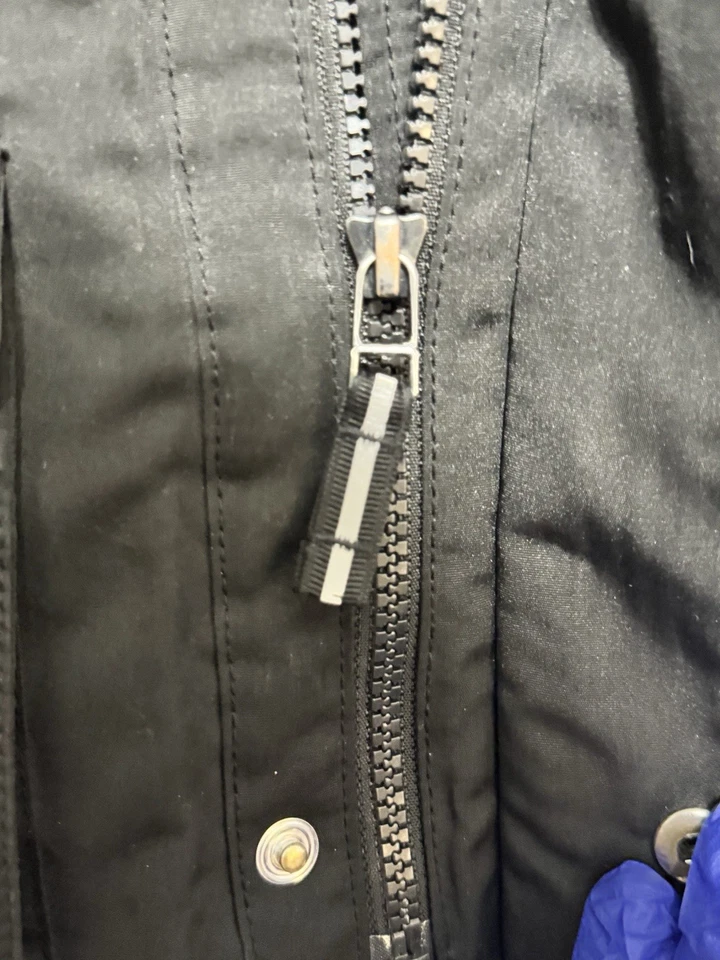 Jaqueta Parka GAP Kids Mais Quente S 6-7 Casaco Preto Verdadeiro com Capuz Primaloft P.U.R.E - Imagem 4 de 4