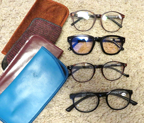 Menge 4 Paar Lesebrille verschiedene Stärken +0,25, 0,50, 0,75 & 1,00